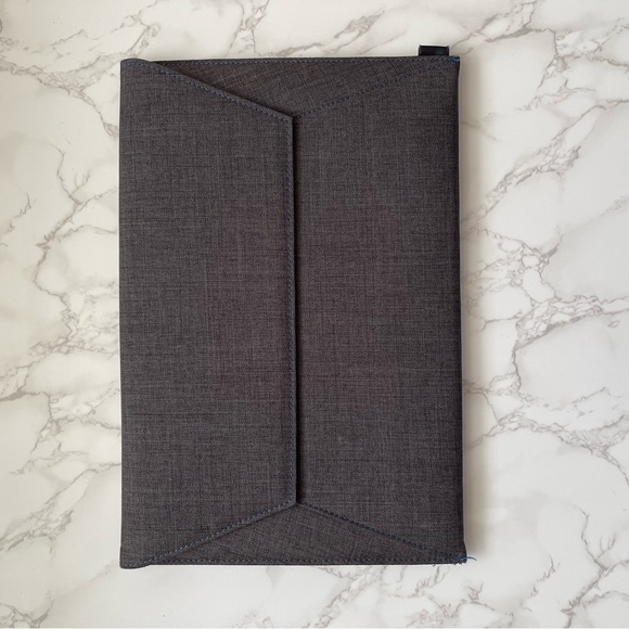 Incase - Envelope Sleeve in Woolenex fits MacBooks, laptops, tablets- gray/blue - Picture 5 of 14